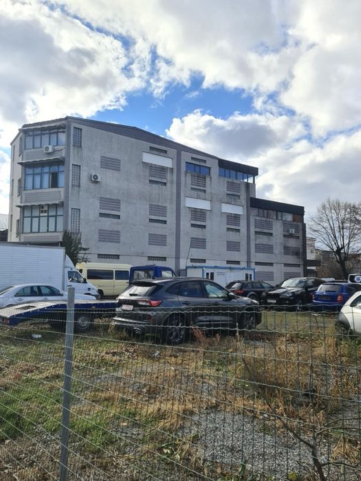 Vand cladire cu spatii comerciale si rezidentiale -hotel Traian