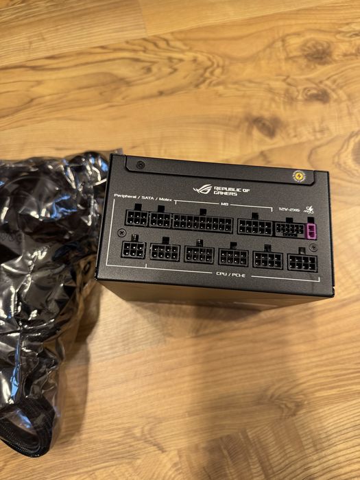 Sursă PC ASUS ROG STRIX 850 W 80+ Platinum modulară Gen 5.1, Garantie 12 Luni