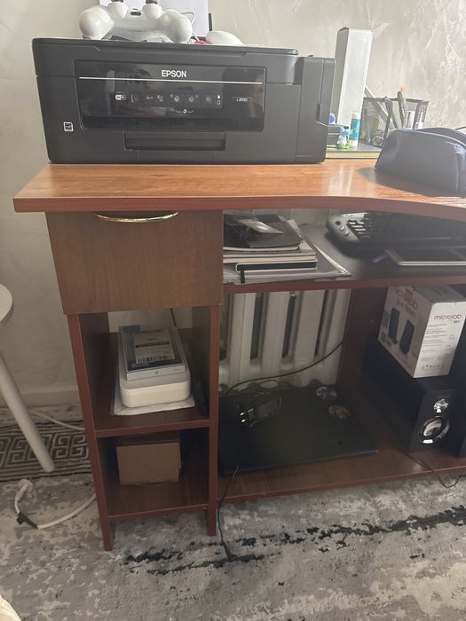 Продам угловой писменный стол