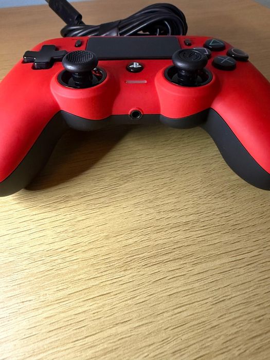 Controller Nacon Wired Compact PS4 / PC (Licențiat Oficial)