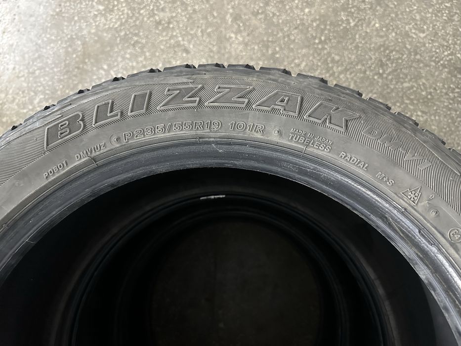 Шины  235/55/ R19 BRIDGESTONE Blizzak