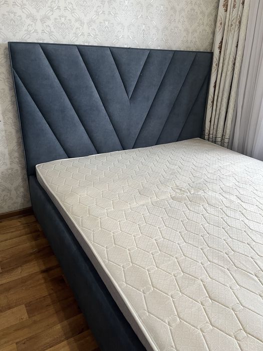 Спальный кровать