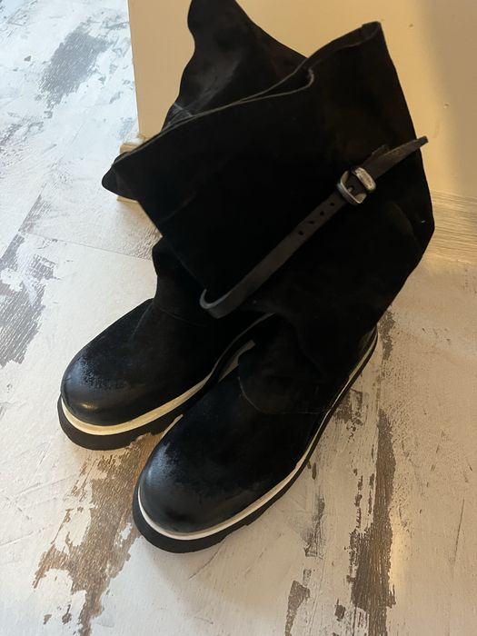 Нови велурени ботуши