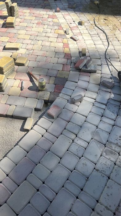 Укладка брусчатки. Асфальт