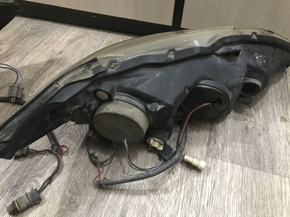 Продам фара на камри