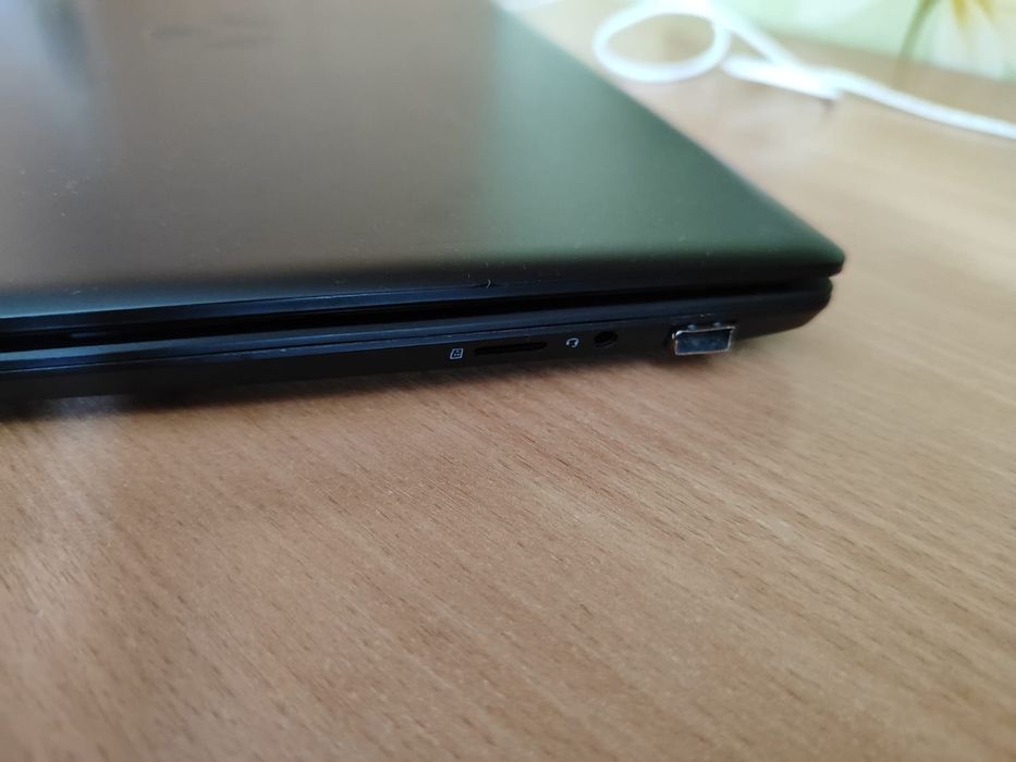 Продается ноутбук Yami Notebook
