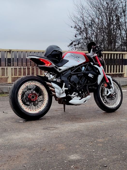 Mv agusta(nu Ducati honda yamaha suzuki)