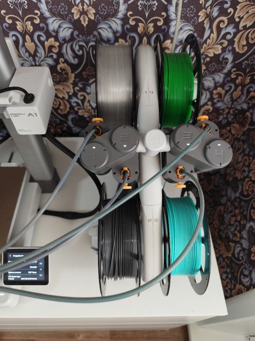 Продам 3д принтер Bambu Lab A1 Combo