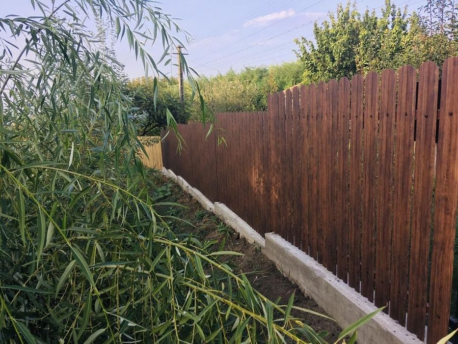 Executam garduri din sipca metalica, tabla cutata, plasa bordurata