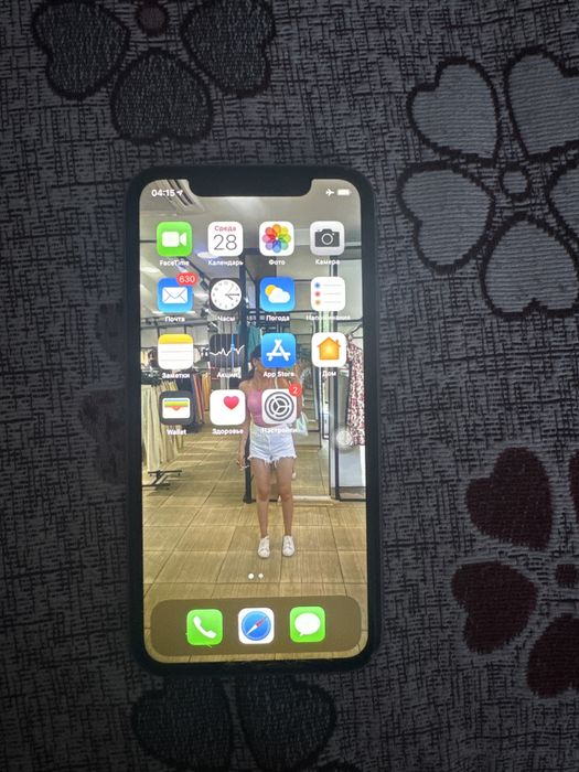 Продам iPhone 11 64 ГБ