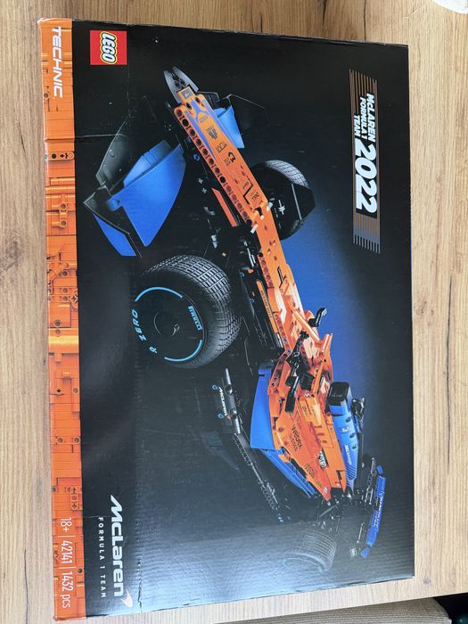 LEGO Technic Състезателна кола McLaren Formula 1 42141