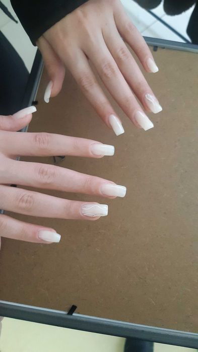 Маникюр на праздник 2500