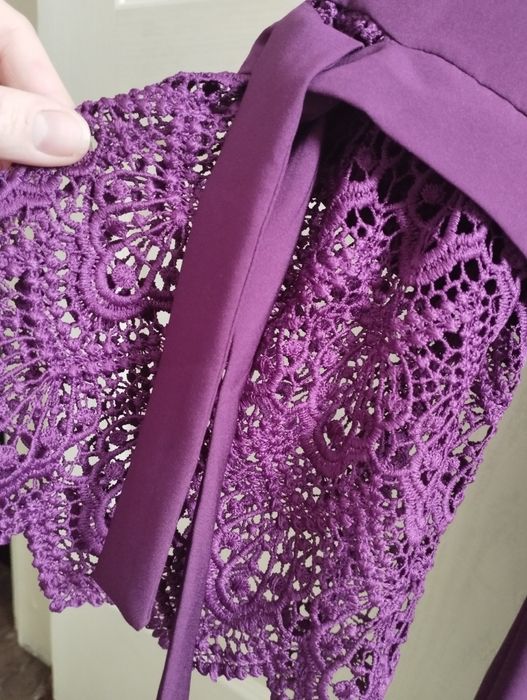 Платье приталенного покроя