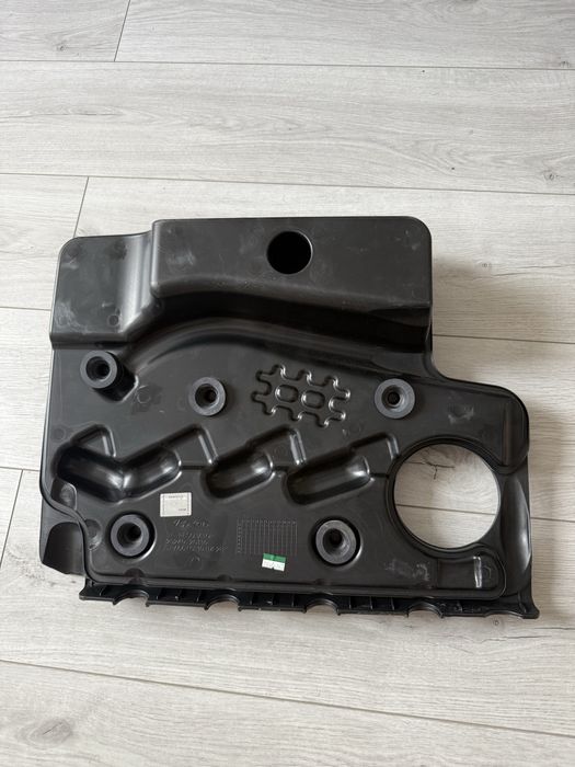 Крышка двигателя КІА К5