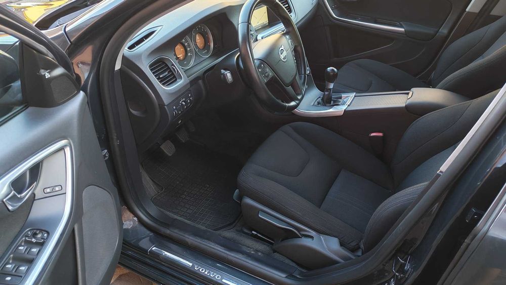 Volvo v60 D2 1.6 D 114 cp 2013