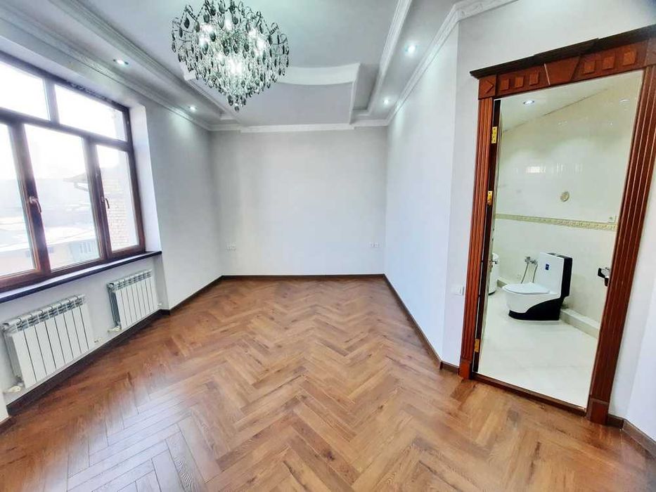 Евродом 4,1 сотка (свежий ремонт) на метро Буюк Ипак Йули