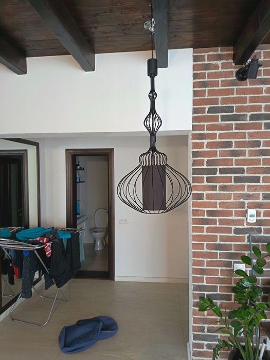 Candelabru nou, cu structura metalică neagra