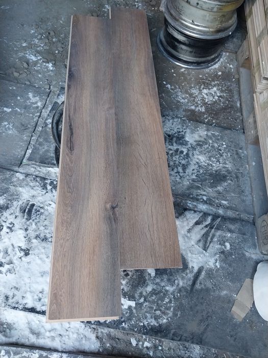 Ламинат б/у 30кв.м.