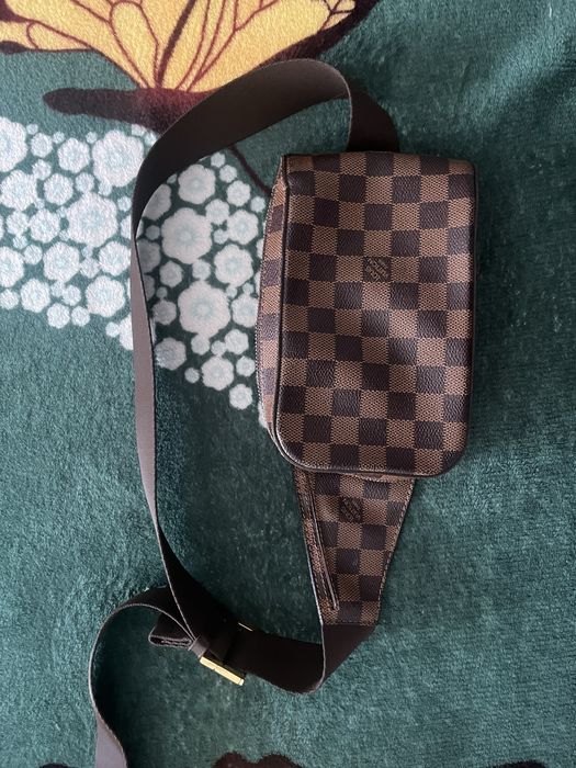 Vand borseta louis vuitton dambier ebene