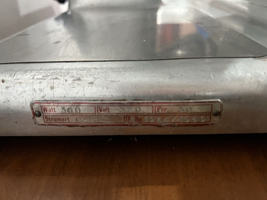 Професионална колбасорезачка