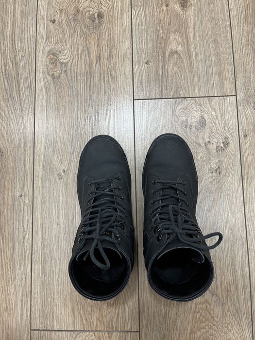 Продажа обуви Lacoste