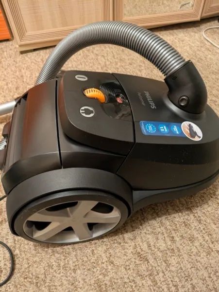 Пылесос Phillips Performer Model: (XD8022) Made in Poland 2200Вт