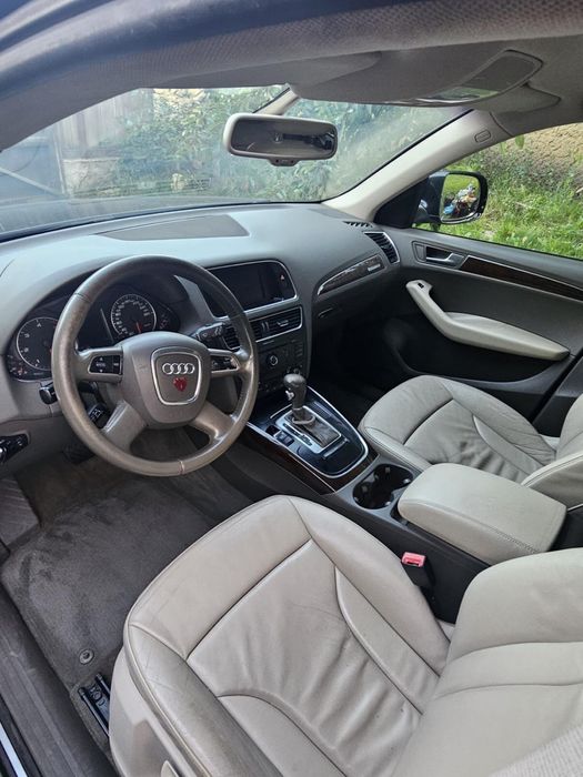 Vand    Audi     Q5.