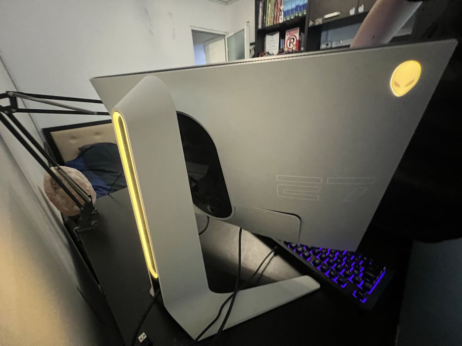 Monitor Gaming Alienware 27' inch 240hz 1080p