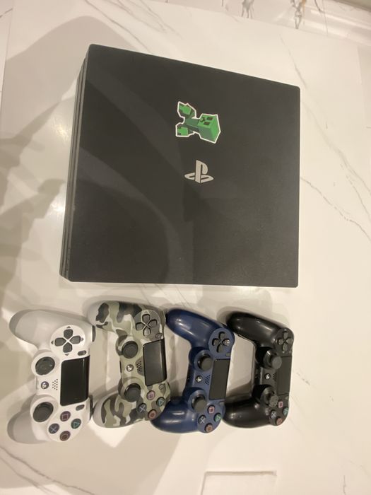 PlayStation 4 pro продам