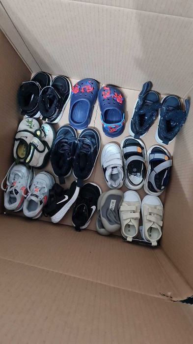 Vand încălțăminte copiii