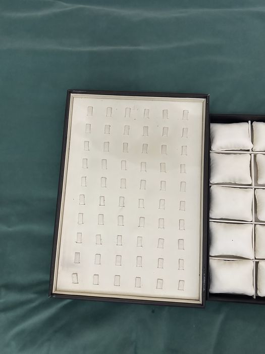 Продам для кольцы и часы