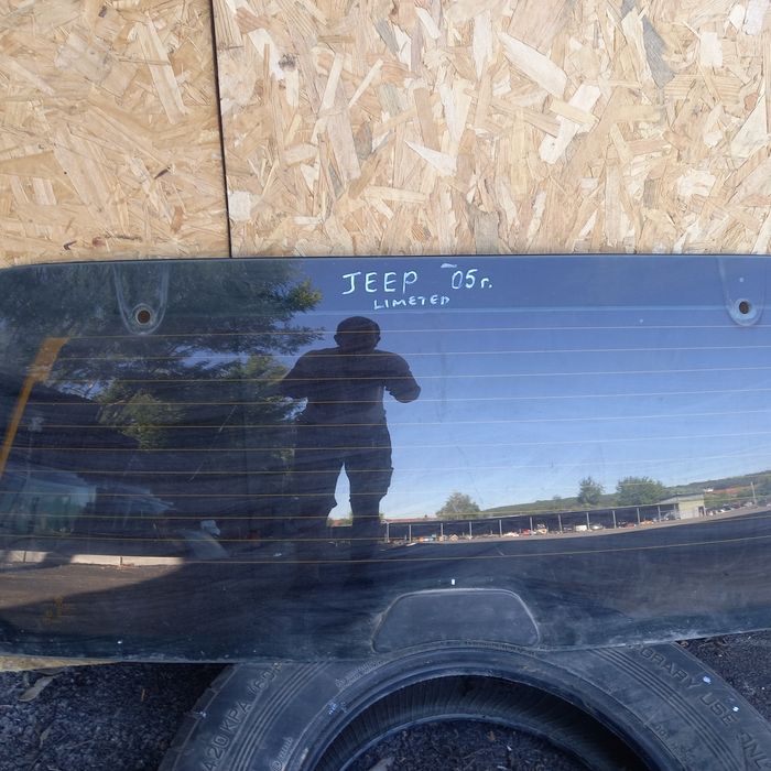 Задно стъкло за jeep limited 2005 г