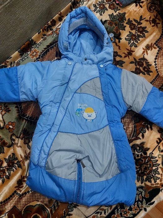 Продам зимние комбинезоны