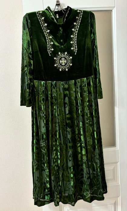 Көйлек сатылады.