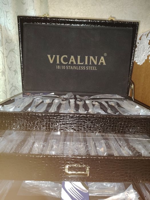 Набор столовых приборов.