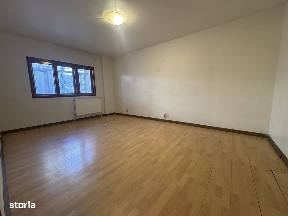 Nemobilat 3 camere 85 mp cu grădină Tatarasi Metalurgie