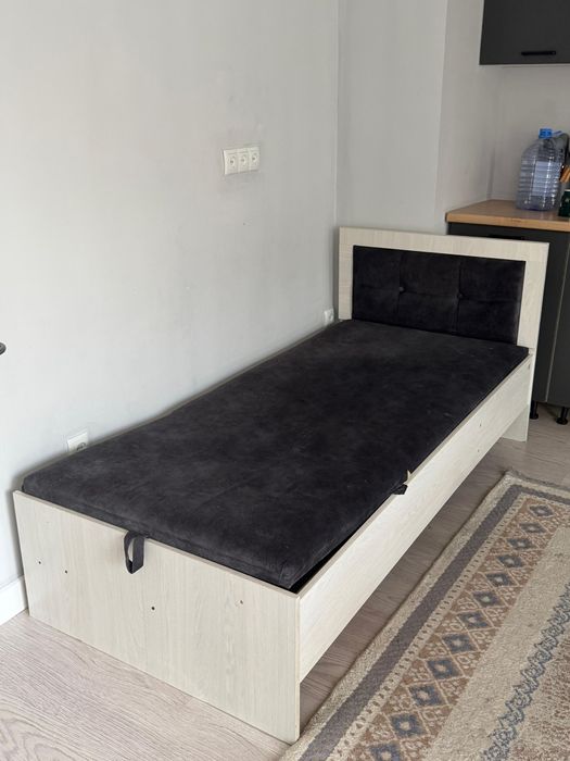 кровать және диван сатылады