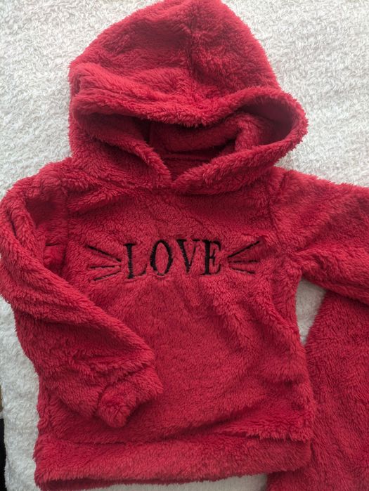 Продавам ботушки + екипче