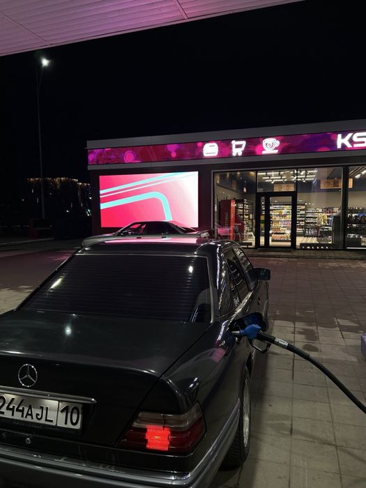 Мерседес 124 е220