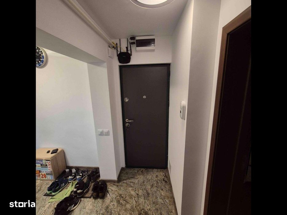 Proprietar vând apartament 2 camere central.