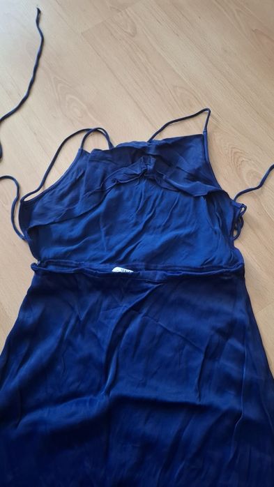 Сатенена тъмносиня къса рокля Zara