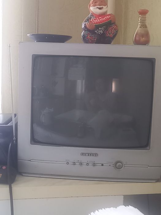 Отдам даром телевизор маленький