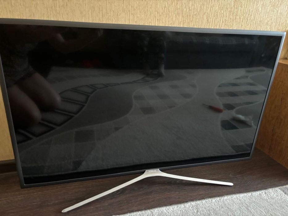 Продам телевизор Samsung Smart TV