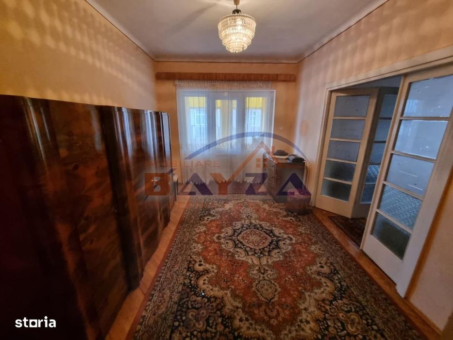 Două case de vânzare în Baia Mare – Strada Victoriei (zonă centrală)
