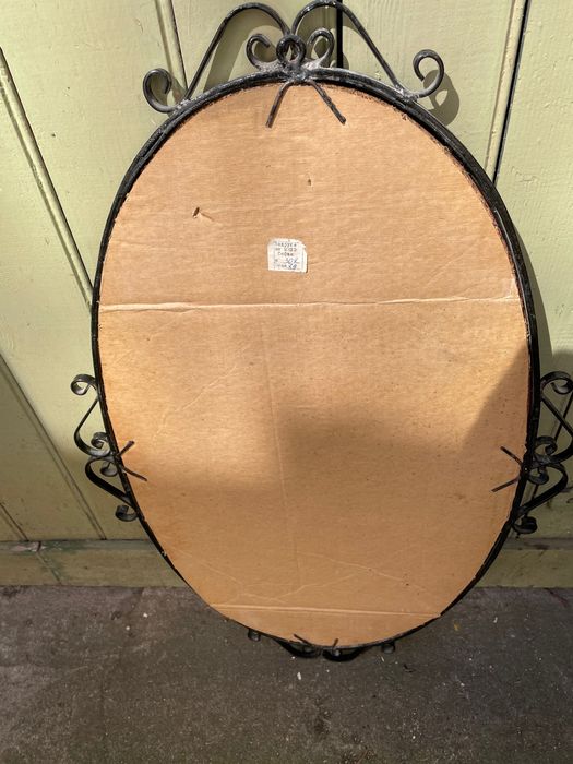 цветарници,огледала и разни домашни .