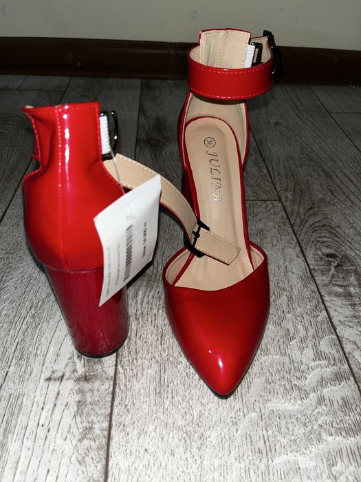 ПРОДАЮТСЯ абсолютно новые босоножки