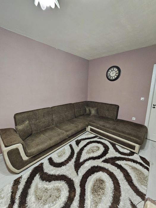 Продавам ъглов диван