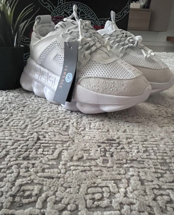 Versace chain reaction