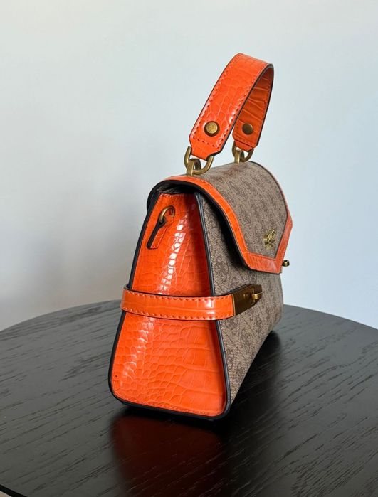 Чанти Guess, различни видове