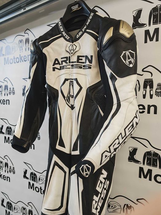 Costum moto piele cu cocoasa ARLEN NESS marime 50